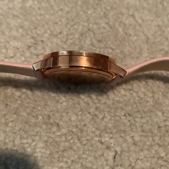 Tory Burch Watch New Watch / New Battery - Picture 4 of 7